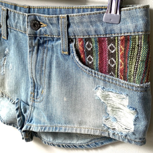 Carmar Stacy Jean denim high rise shorts, non-stretch. Boho Shorts, Size 28, NWT - Picture 5 of 7